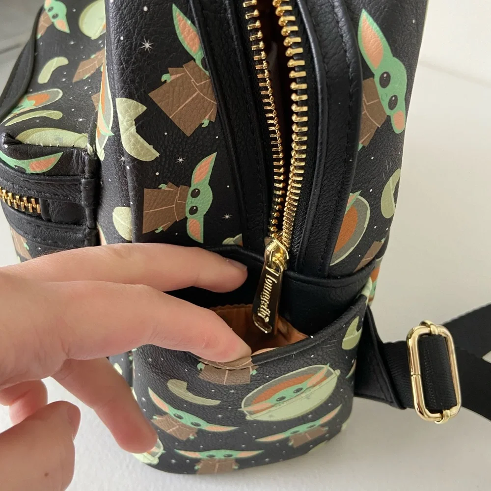 NWOT Loungefly Disney Parks Mandalorian‎ Baby Yoda Grogu mini backpack bag